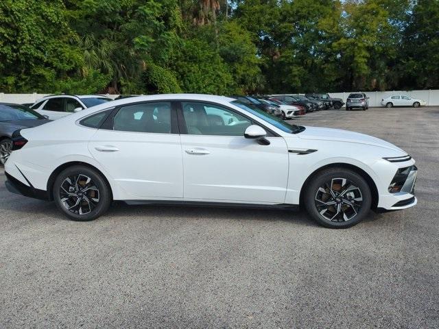 new 2024 Hyundai Sonata car, priced at $29,680