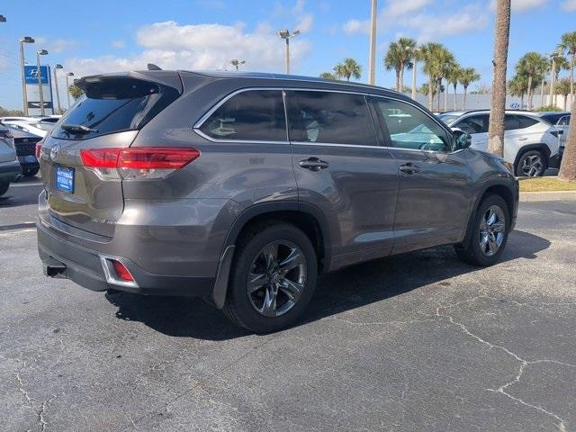 used 2017 Toyota Highlander car, priced at $22,985