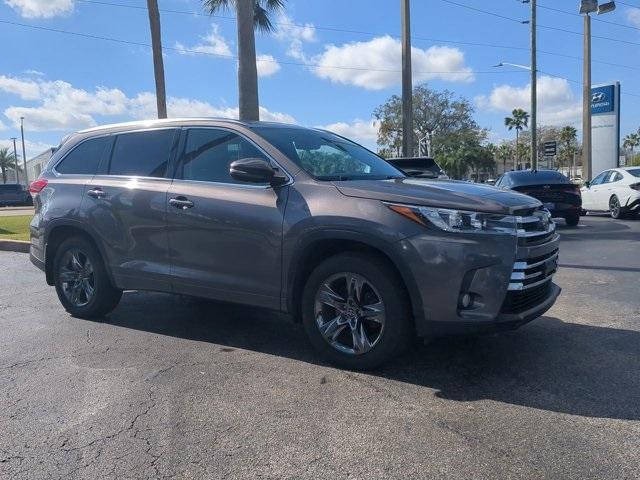 used 2017 Toyota Highlander car, priced at $22,985