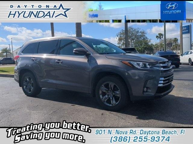 used 2017 Toyota Highlander car, priced at $22,985