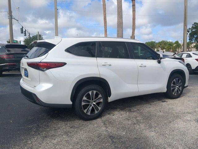 used 2023 Toyota Highlander car, priced at $35,492