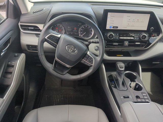 used 2023 Toyota Highlander car, priced at $35,492