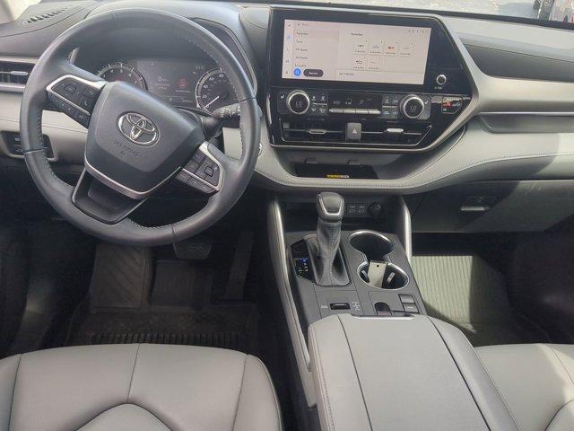 used 2023 Toyota Highlander car, priced at $35,492