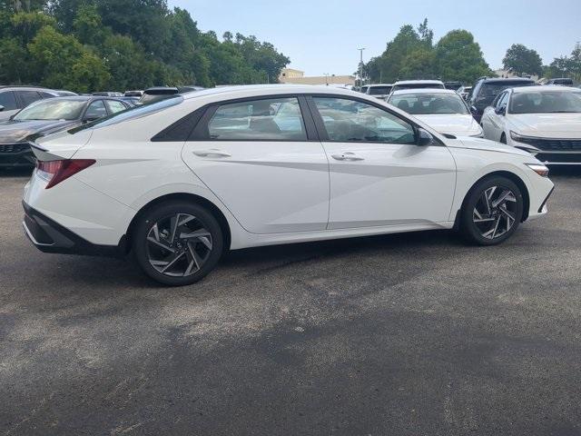 new 2025 Hyundai Elantra car, priced at $25,580