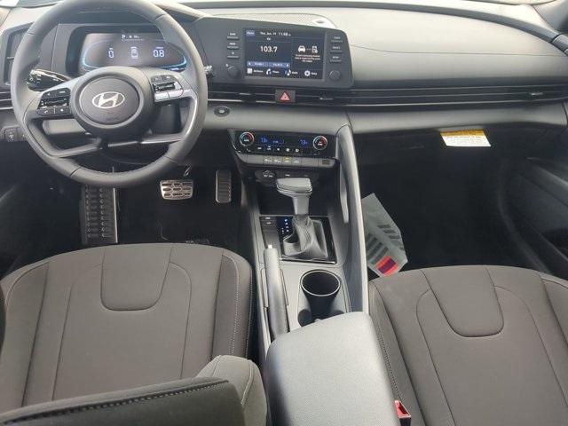new 2025 Hyundai Elantra car, priced at $25,580
