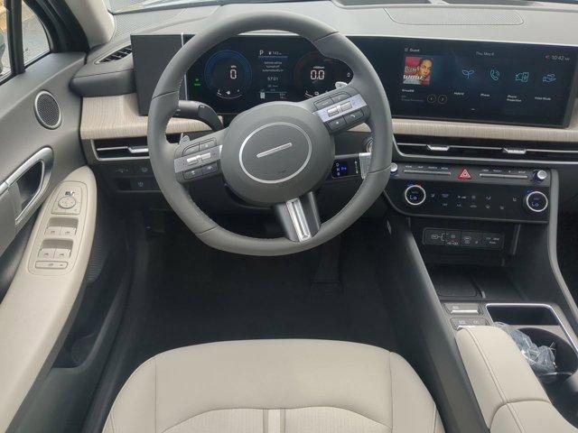new 2025 Hyundai Sonata Hybrid car, priced at $32,935