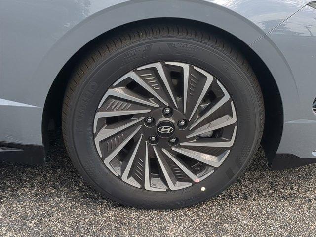 new 2025 Hyundai Sonata Hybrid car, priced at $32,935