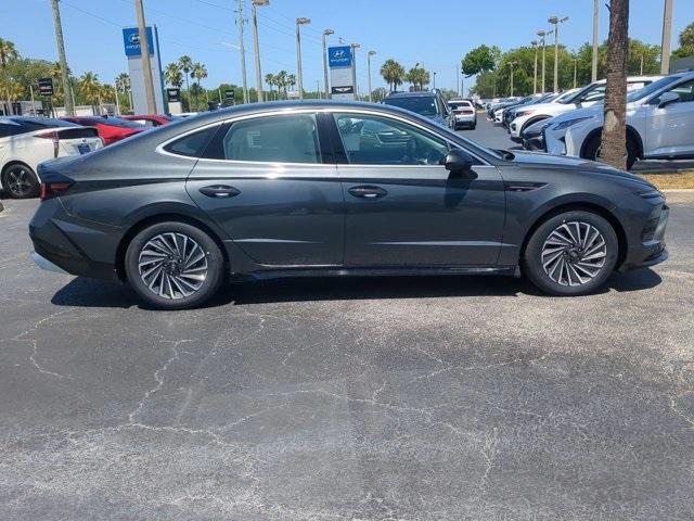 new 2025 Hyundai Sonata Hybrid car, priced at $39,485