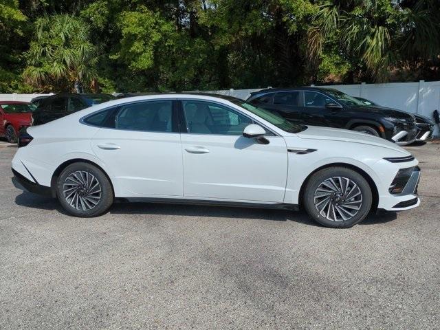 new 2024 Hyundai Sonata Hybrid car, priced at $39,375