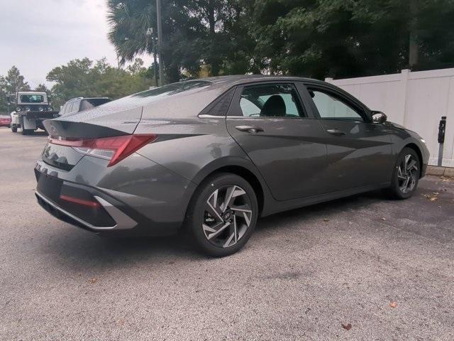 new 2025 Hyundai Elantra car, priced at $27,020