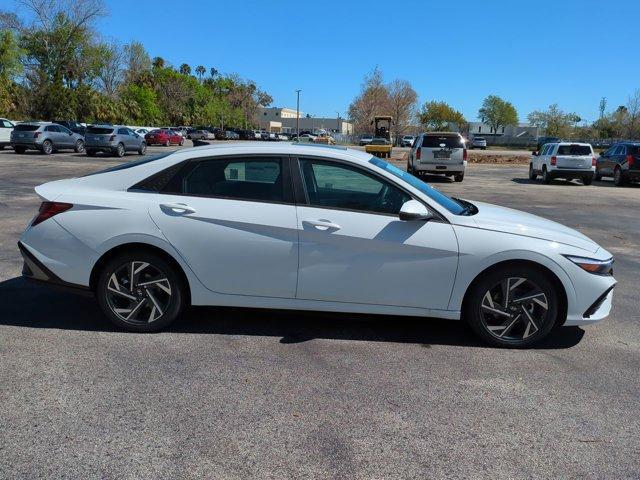 new 2025 Hyundai Elantra car, priced at $28,900