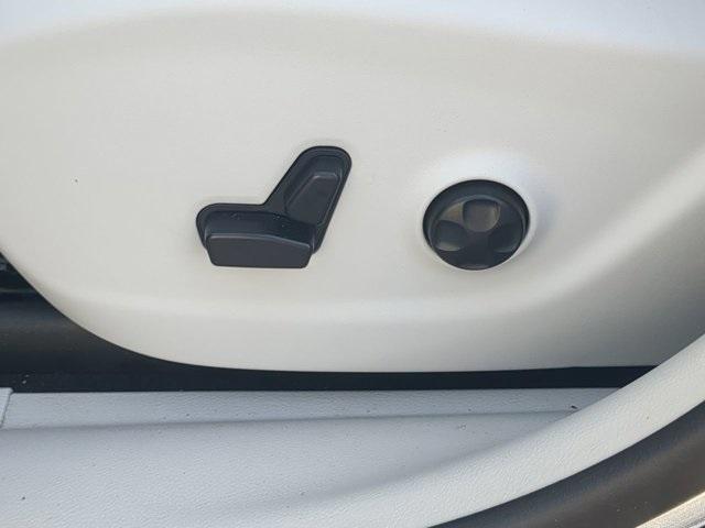 used 2020 Jeep Cherokee car, priced at $14,992