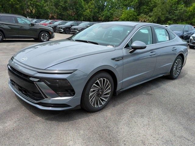 new 2025 Hyundai Sonata Hybrid car, priced at $33,040