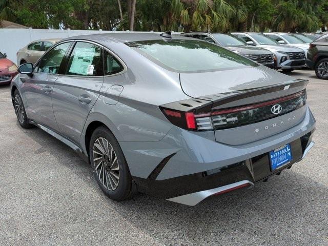 new 2025 Hyundai Sonata Hybrid car, priced at $33,040