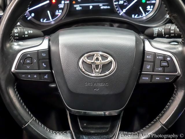 used 2021 Toyota Highlander car, priced at $30,995