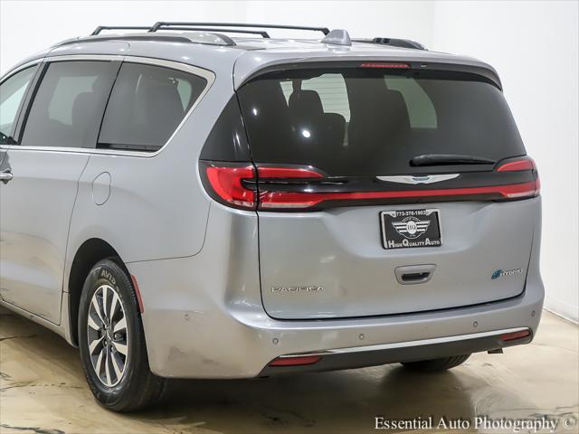 used 2021 Chrysler Pacifica Hybrid car, priced at $20,995