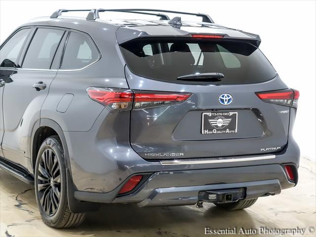 used 2021 Toyota Highlander Hybrid car, priced at $30,995