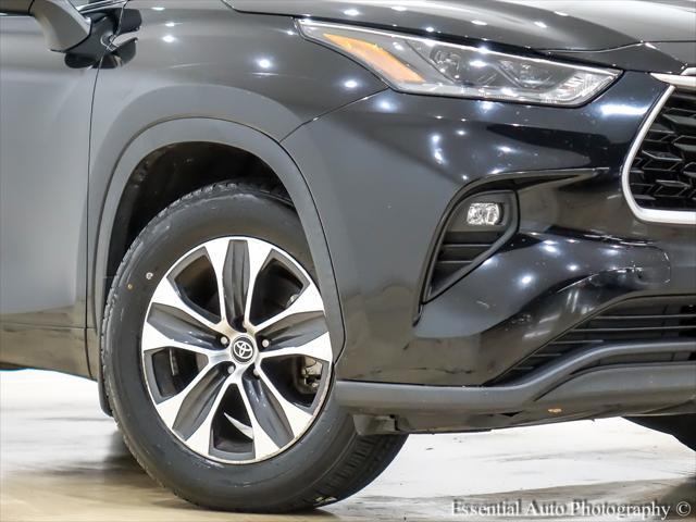 used 2021 Toyota Highlander car, priced at $29,995