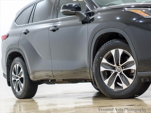 used 2021 Toyota Highlander car, priced at $29,995