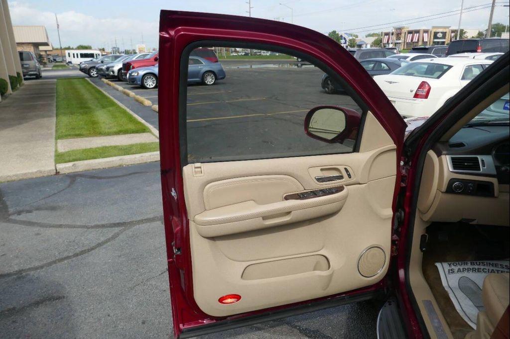 used 2009 Cadillac Escalade car, priced at $8,995