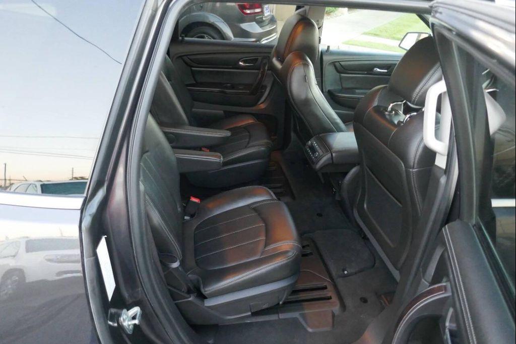used 2015 Chevrolet Traverse car, priced at $10,495