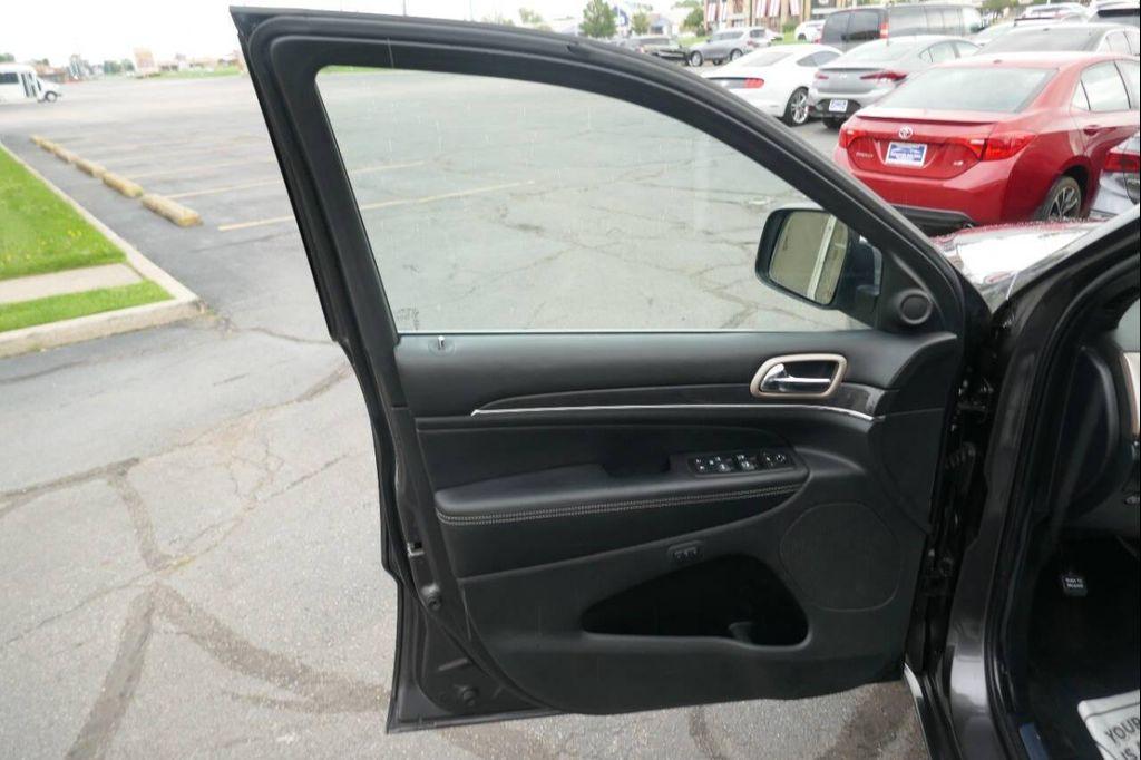 used 2015 Jeep Grand Cherokee car, priced at $12,995