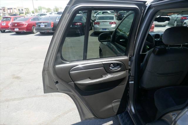 used 2009 GMC Envoy car, priced at $8,995