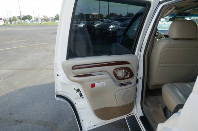 used 2000 Cadillac Escalade car, priced at $5,995