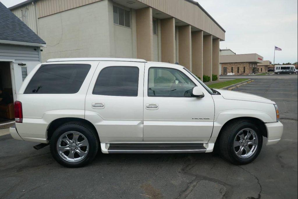 used 2005 Cadillac Escalade car, priced at $9,995