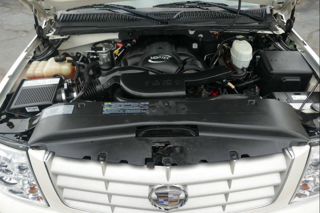 used 2005 Cadillac Escalade car, priced at $9,995