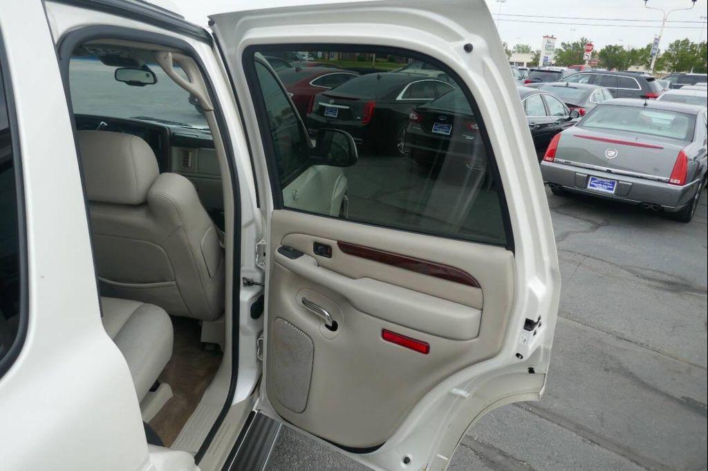 used 2005 Cadillac Escalade car, priced at $9,995