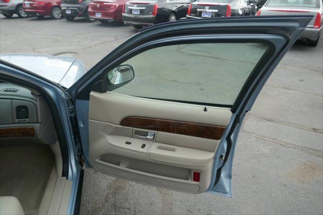 used 2008 Mercury Grand Marquis car, priced at $9,995