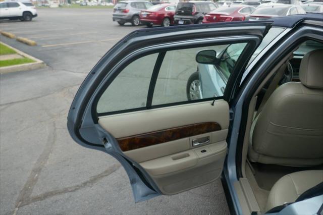 used 2008 Mercury Grand Marquis car, priced at $9,995