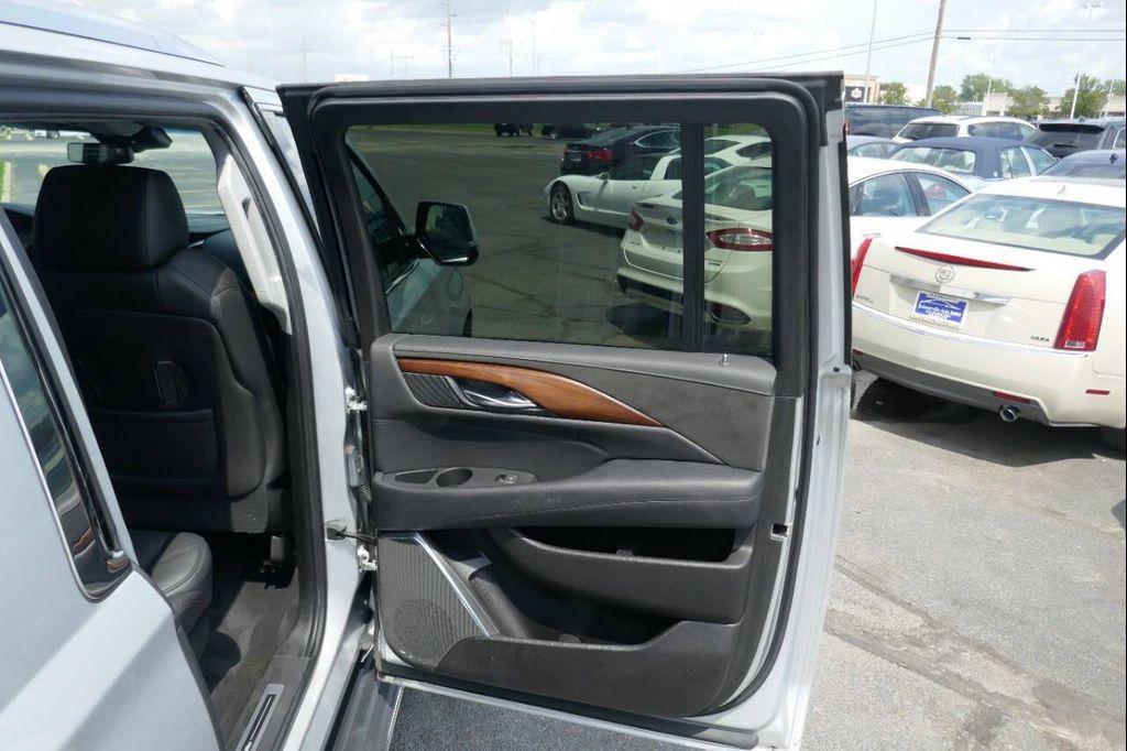 used 2017 Cadillac Escalade ESV car, priced at $24,995