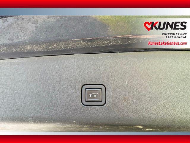 used 2023 Chevrolet Traverse car, priced at $35,500