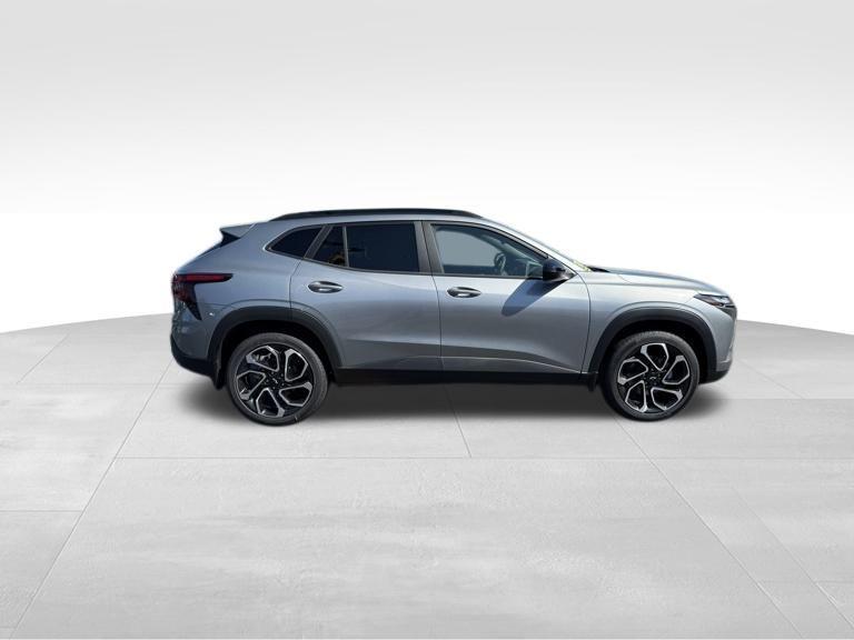 new 2025 Chevrolet Trax car, priced at $27,035