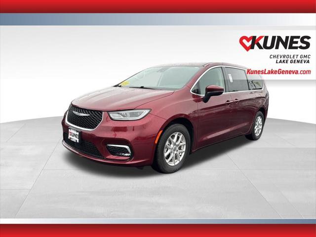used 2023 Chrysler Pacifica car, priced at $24,400