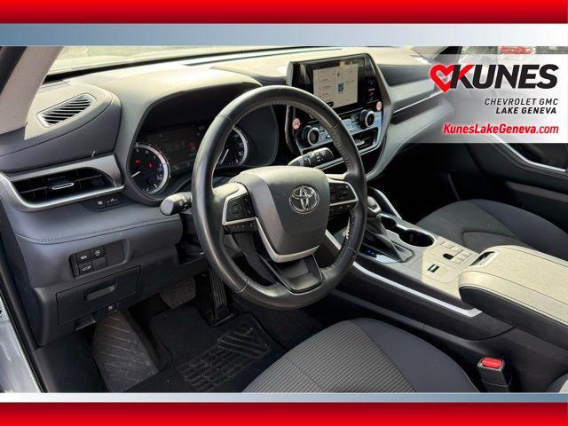 used 2023 Toyota Highlander car, priced at $29,713