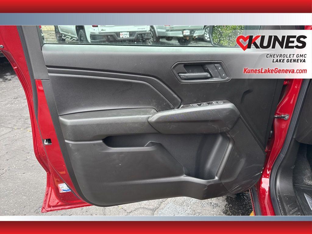 new 2025 Chevrolet Colorado car, priced at $42,900