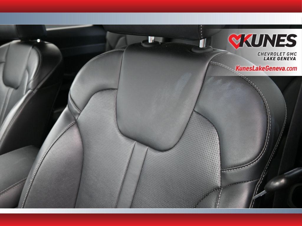 used 2024 Kia Sorento car, priced at $28,595