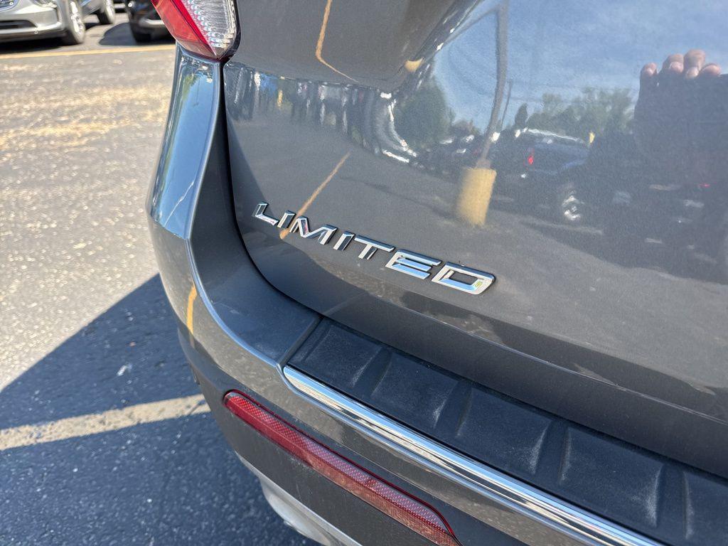 used 2024 Ford Explorer car, priced at $35,456