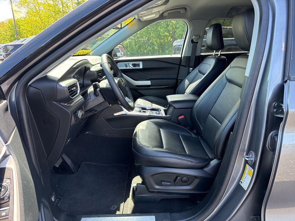 used 2024 Ford Explorer car, priced at $35,456