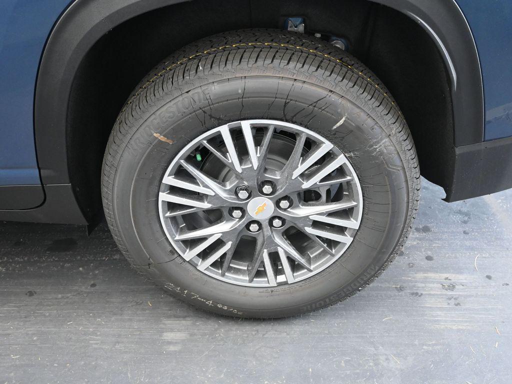 new 2026 Chevrolet Traverse car, priced at $43,120
