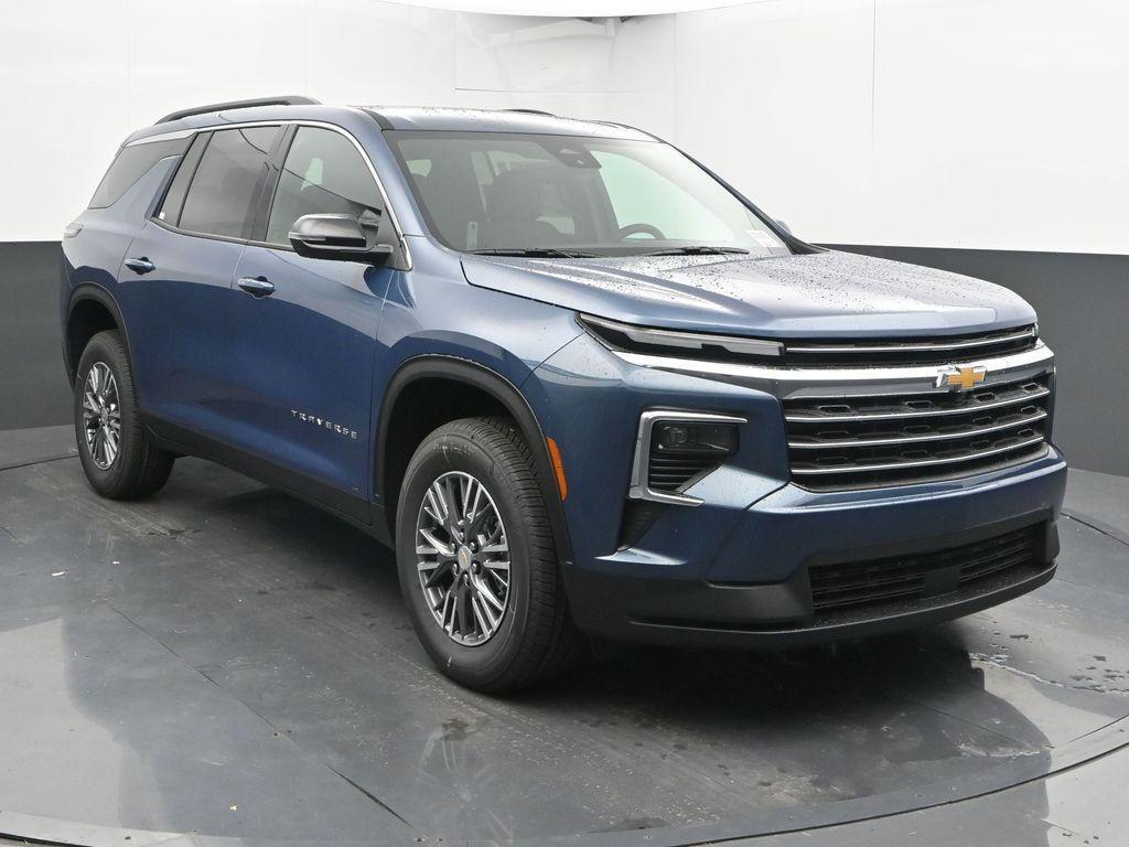 new 2026 Chevrolet Traverse car, priced at $43,120