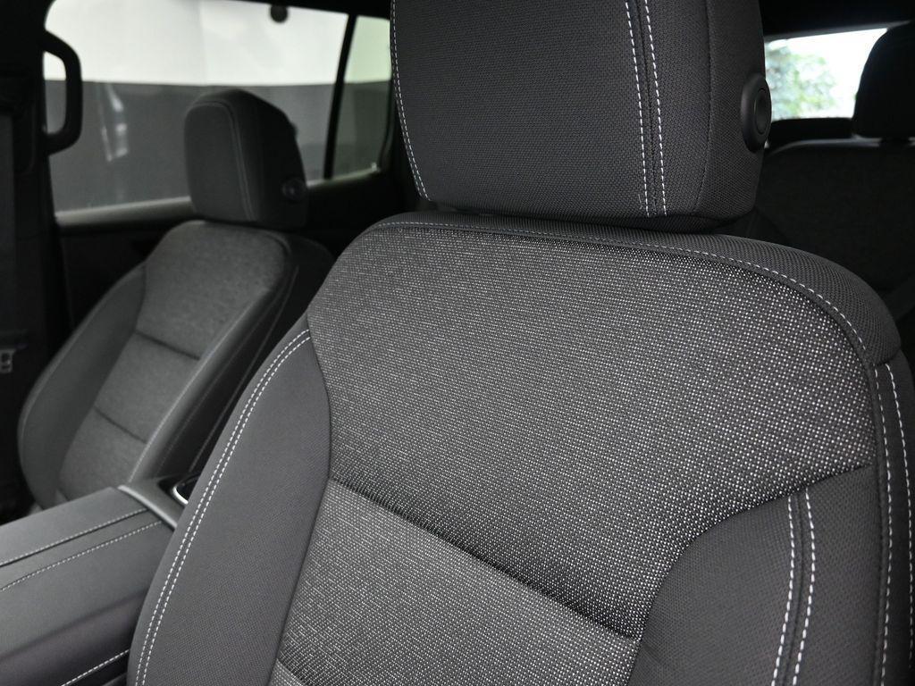 new 2026 Chevrolet Traverse car, priced at $43,120