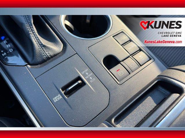 used 2023 Toyota Highlander car, priced at $30,030