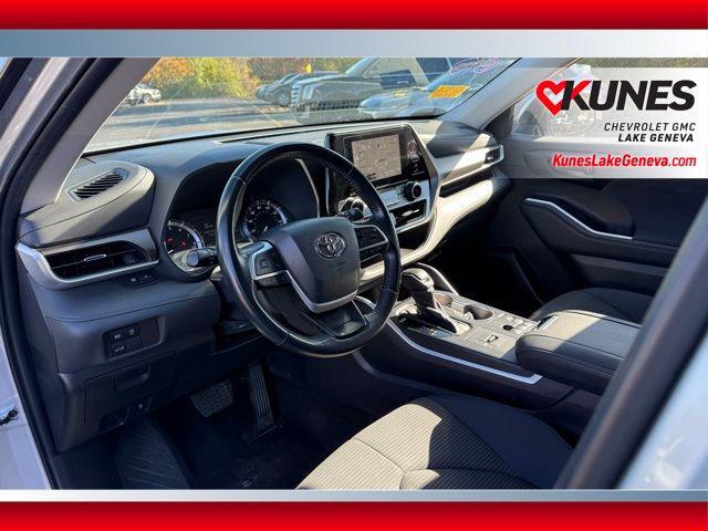used 2023 Toyota Highlander car, priced at $30,030