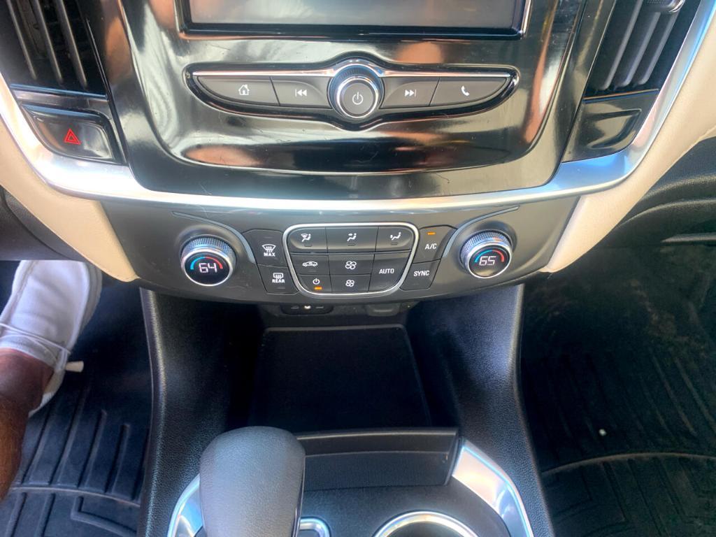 used 2023 Chevrolet Traverse car, priced at $25,990
