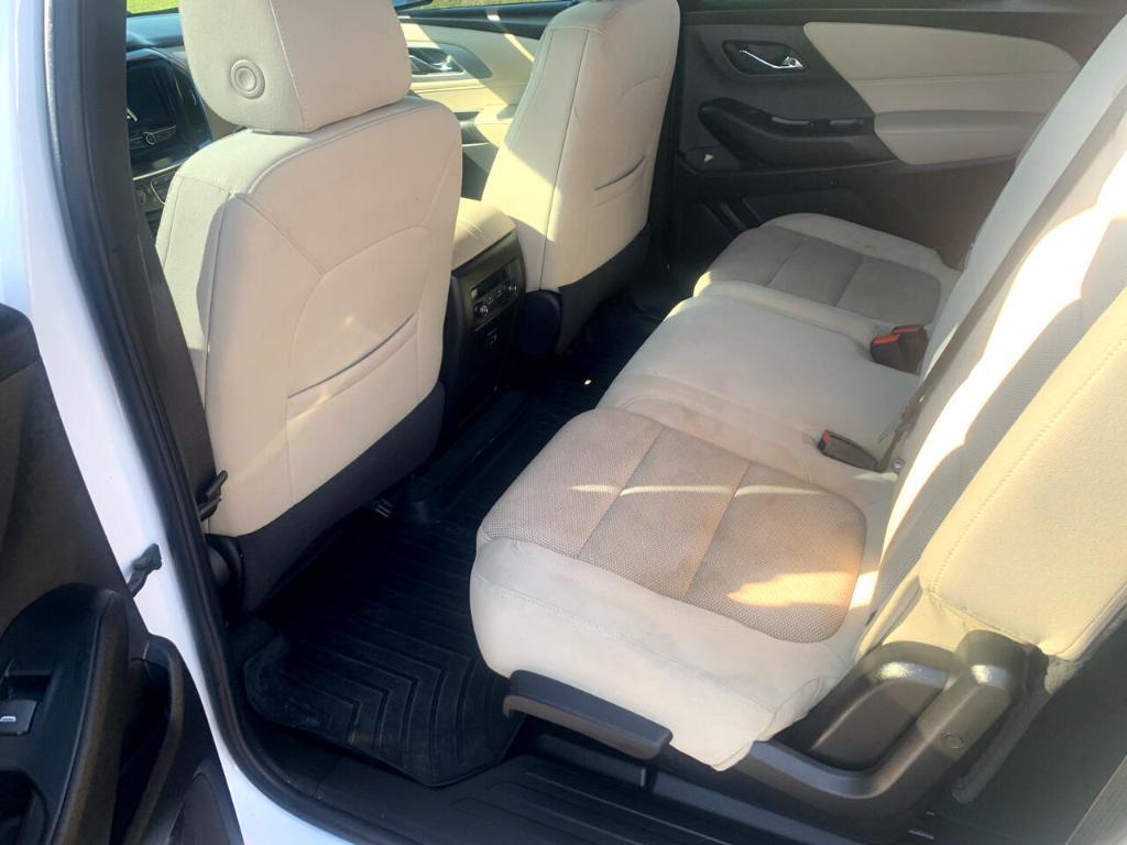 used 2023 Chevrolet Traverse car, priced at $25,990