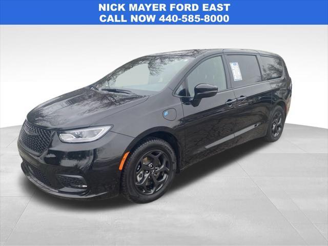 used 2022 Chrysler Pacifica Hybrid car, priced at $29,956